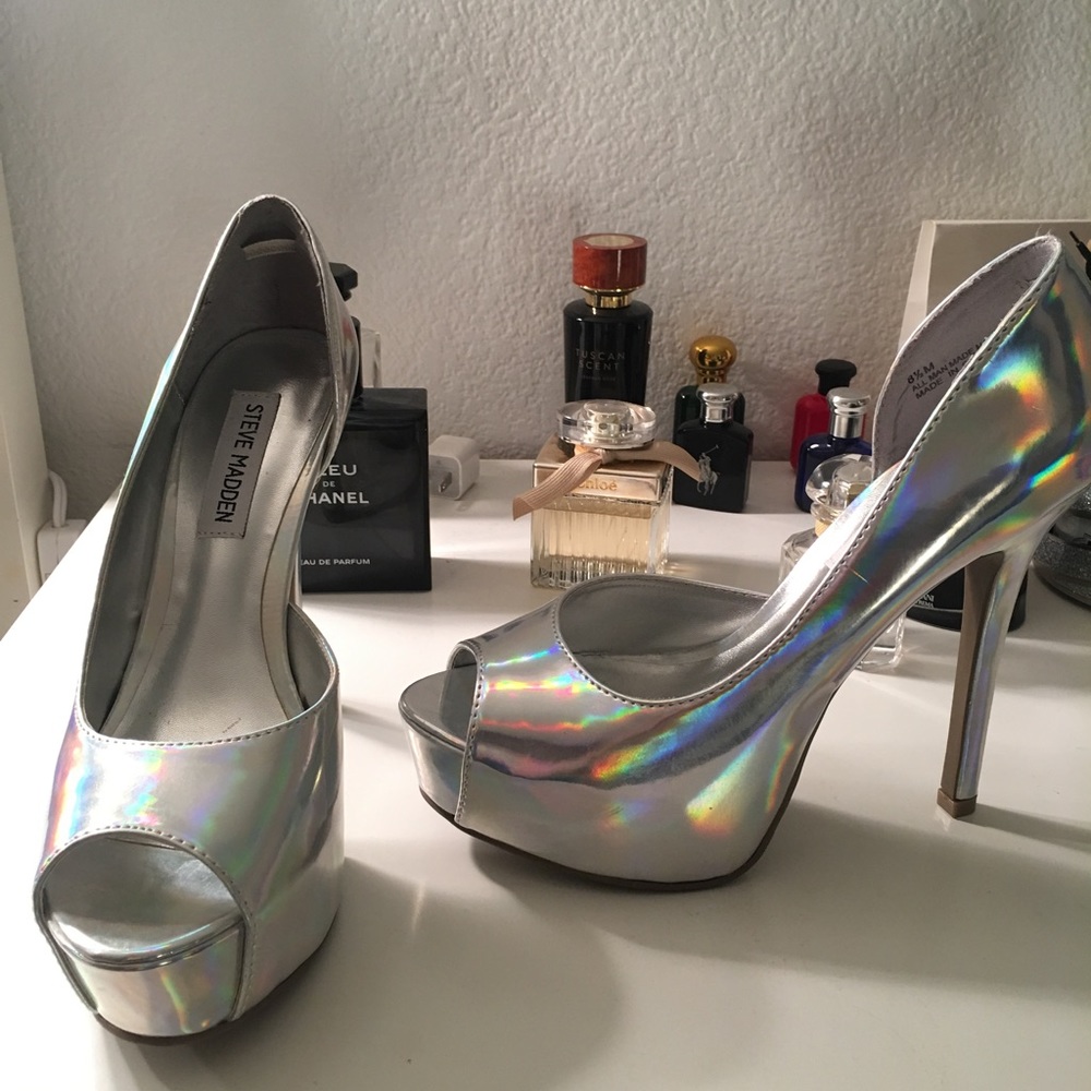 Steve Madden Silver Pumps